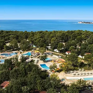 https://resort-camping-lanterna-premium-vacansoleil-maeva.in-istria.net